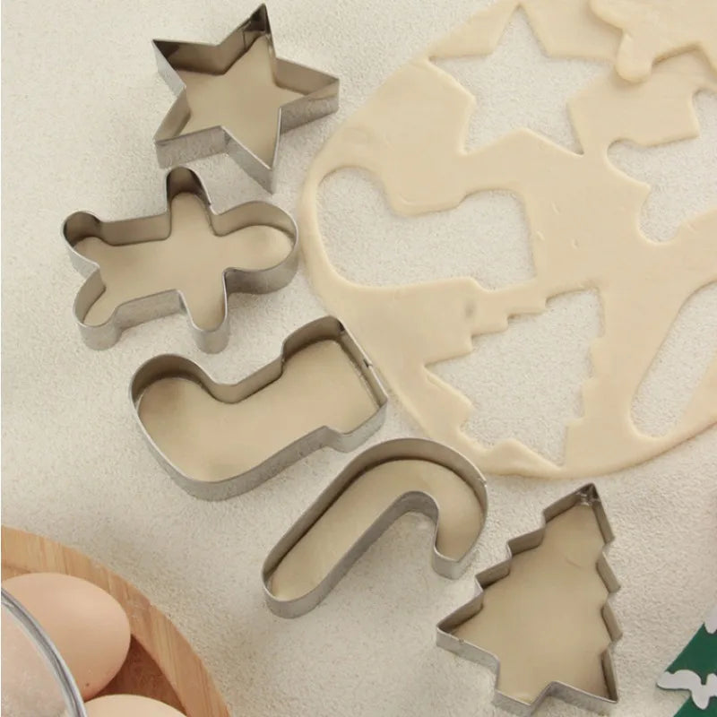 🎄 Festive Stainless Steel Biscuit Cutter Set (5 Pieces)